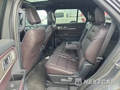 2026 Ford Explorer Platinum - zdjęcie 16 z 28 - miniatura