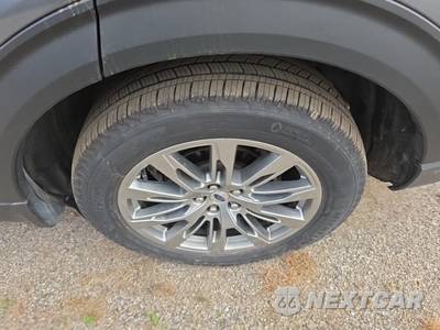 2026 Ford Explorer Platinum - zdjęcie 11 z 28 - miniatura