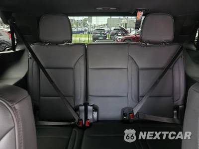 2025 GMC Yukon Denali 5SA - zdjęcie 8 z 28 - miniatura