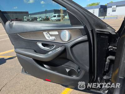 2019 Mercedes-Benz C 300 4MATIC Sedan - zdjęcie 9 z 41 - miniatura
