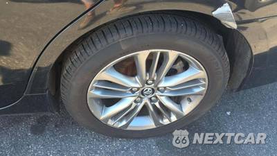 2017 Toyota Camry SE - zdjęcie 23 z 41 - miniatura