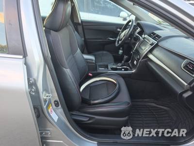2016 Toyota Camry SE - zdjęcie 8 z 50 - miniatura