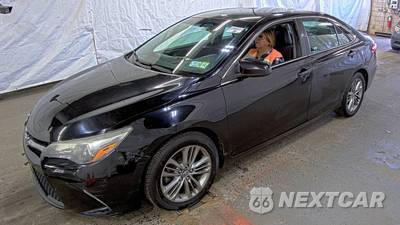 2017 Toyota Camry SE - zdjęcie 1 z 36 - miniatura
