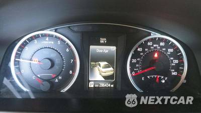 2016 Toyota Camry SE - zdjęcie 19 z 42 - miniatura