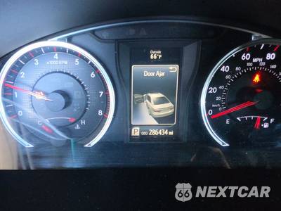 2016 Toyota Camry SE - zdjęcie 12 z 42 - miniatura