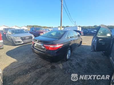 2016 Toyota Camry LE - zdjęcie 4 z 44 - miniatura