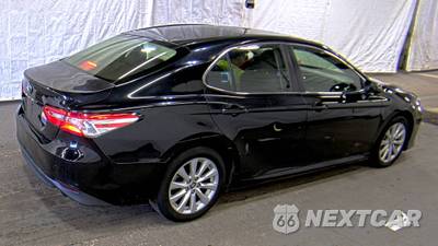 2018 Toyota Camry LE - zdjęcie 4 z 47 - miniatura