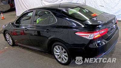 2018 Toyota Camry LE - zdjęcie 6 z 47 - miniatura