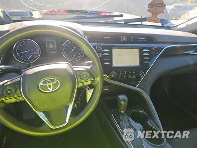 2018 Toyota Camry LE - zdjęcie 11 z 47 - miniatura
