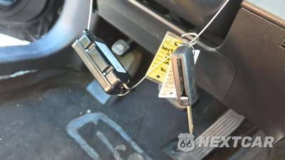 2018 Toyota Camry LE - zdjęcie 17 z 47 - miniatura