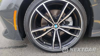 2023 BMW 3 Series Sedan 330i xDrive M SPORT LINE - zdjęcie 27 z 34 - miniatura