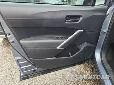 2024 Toyota Corolla Cross Hybrid S - zdjęcie 9 z 27 - miniatura