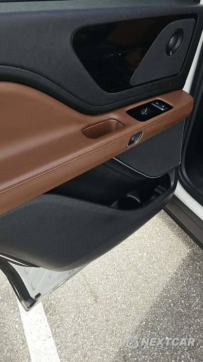 2022 Lincoln Aviator Reserve - zdjęcie 22 z 31 - miniatura