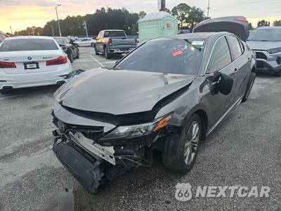 2022 Toyota Camry SE - zdjęcie 1 z 33 - miniatura