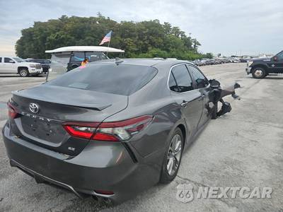 2022 Toyota Camry SE - zdjęcie 4 z 33 - miniatura