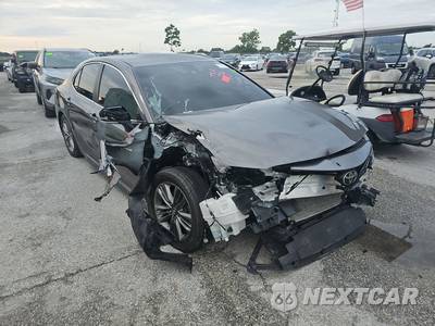 2022 Toyota Camry SE - zdjęcie 3 z 33 - miniatura
