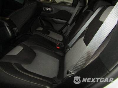 2014 Jeep Cherokee Sport - zdjęcie 18 z 43 - miniatura