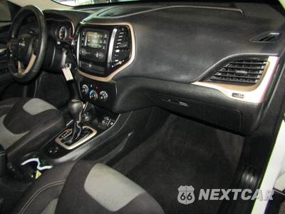 2014 Jeep Cherokee Sport - zdjęcie 15 z 43 - miniatura