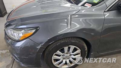2018 Nissan Altima 2.5 S - zdjęcie 34 z 48 - miniatura