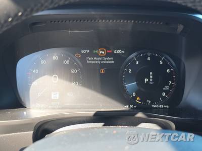 2022 Volvo XC40 T5 R-Design - zdjęcie 12 z 25 - miniatura