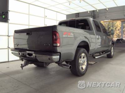 2006 Ford Super Duty F-250 Lariat Crew Cab Medium Bed - zdjęcie 4 z 50 - miniatura
