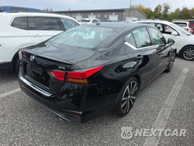2020 Nissan Altima SR - zdjęcie 4 z 24 - miniatura