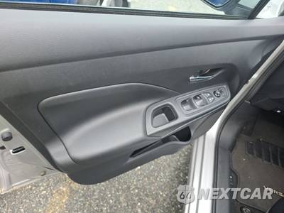 2025 Nissan Versa SV - zdjęcie 9 z 22 - miniatura