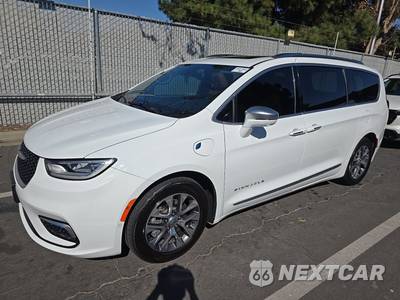 2021 Chrysler Pacifica Hybrid Pinnacle 121.6" WB