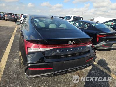 2025 Hyundai Elantra Hybrid Limited - zdjęcie 5 z 17 - miniatura