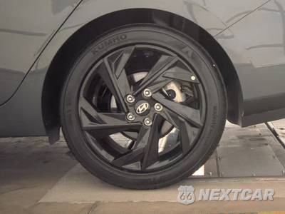 2026 Hyundai Elantra SEL Sport - zdjęcie 12 z 24 - miniatura