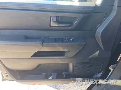 2025 Toyota Tundra SR Crew Cab Short Bed - zdjęcie 9 z 43 - miniatura