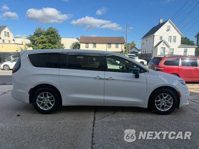 2025 Chrysler Pacifica Select 121.6" WB - zdjęcie 7 z 25 - miniatura