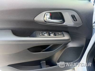 2025 Chrysler Pacifica Select 121.6" WB - zdjęcie 18 z 25 - miniatura