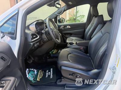 2025 Chrysler Pacifica Select 121.6" WB - zdjęcie 10 z 25 - miniatura