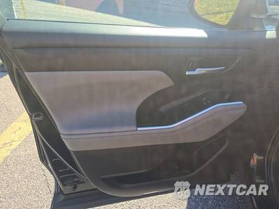 2024 Toyota Highlander XLE - zdjęcie 9 z 37 - miniatura