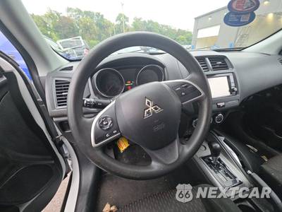 2019 Mitsubishi Outlander Sport ES - zdjęcie 10 z 44 - miniatura