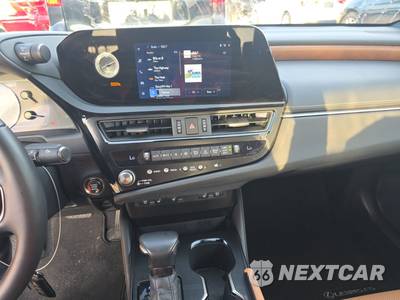 2025 Lexus ES 350 - zdjęcie 11 z 24 - miniatura