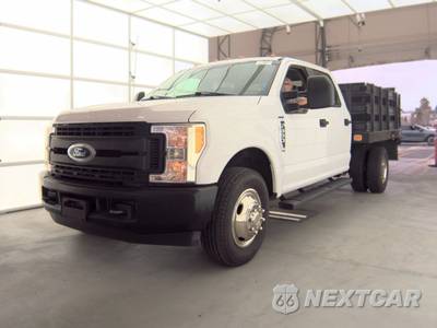 2017 Ford Super Duty F-350 Cab Chassis XL Crew Cab DRW
