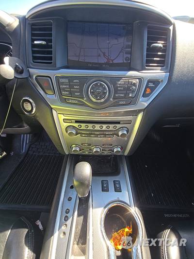 2020 Nissan Pathfinder SL - zdjęcie 11 z 26 - miniatura