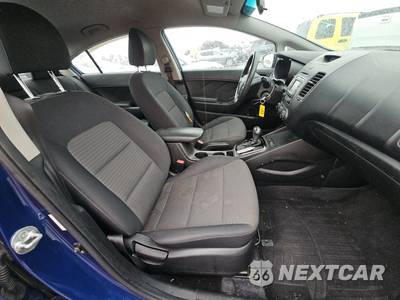 2017 Kia Forte LX Sedan - zdjęcie 8 z 18 - miniatura