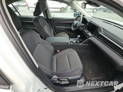 2026 Toyota Camry LE - zdjęcie 8 z 27 - miniatura