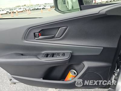2026 Toyota Prius LE - zdjęcie 9 z 26 - miniatura