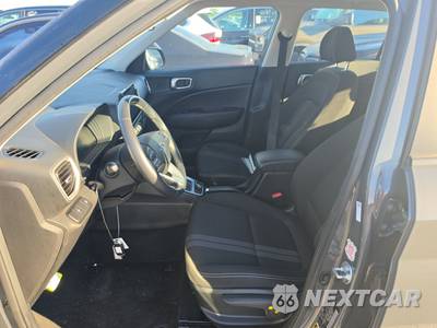 2025 Hyundai Venue SEL - zdjęcie 7 z 31 - miniatura