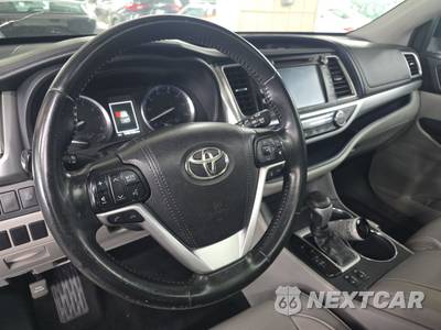 2017 Toyota Highlander XLE - zdjęcie 10 z 48 - miniatura