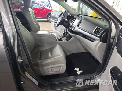 2017 Toyota Highlander XLE - zdjęcie 8 z 48 - miniatura