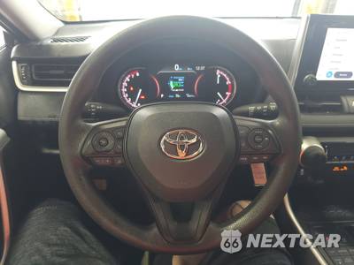 2025 Toyota RAV4 LE - zdjęcie 10 z 41 - miniatura
