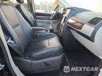 2010 Chrysler Town & Country Touring Plus 121.2" WB - zdjęcie 8 z 38 - miniatura