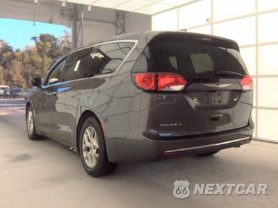 2018 Chrysler Pacifica Touring Plus 121.6" WB - zdjęcie 6 z 36 - miniatura