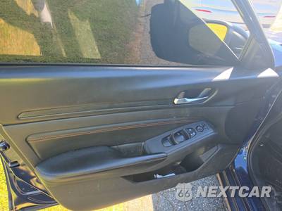 2019 Nissan Altima SR - zdjęcie 9 z 39 - miniatura
