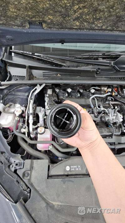 2025 Toyota Prius LE - zdjęcie 17 z 37 - miniatura